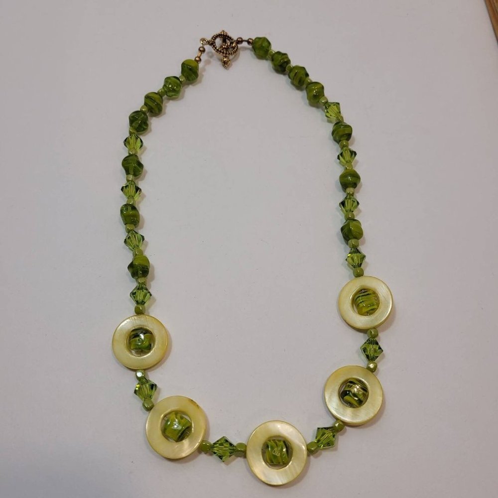 Pretty Vintage Beaded Green Necklace Nice Spring Colors